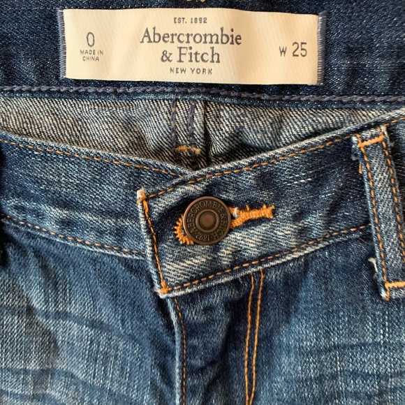 Abercrombie & Fitch Destroyed Denim shorts 0 25 - Picture 4 of 9